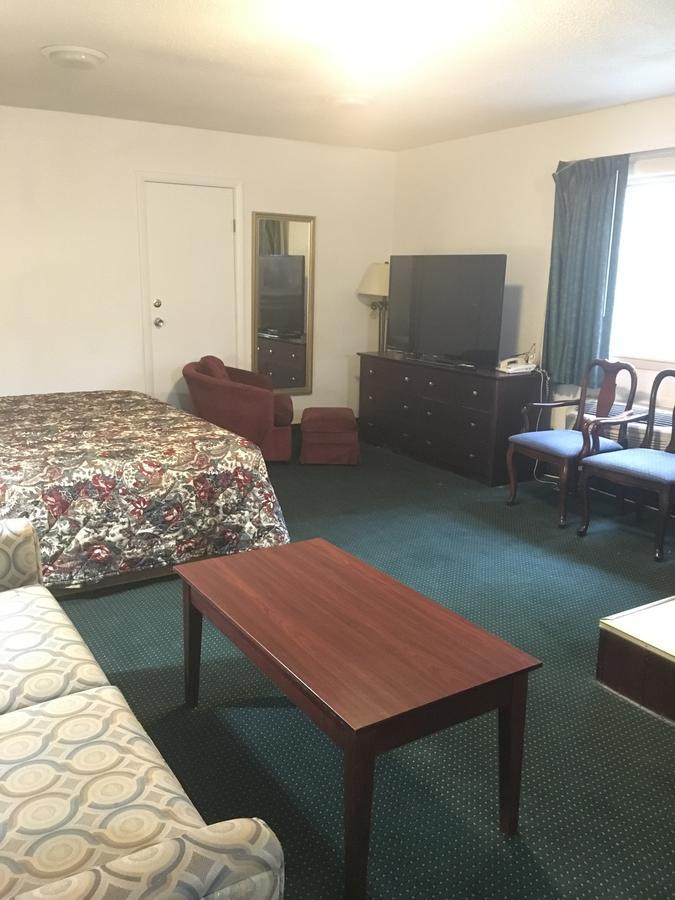 Rapids Inn & Suites Wisconsin Rapids Exterior foto