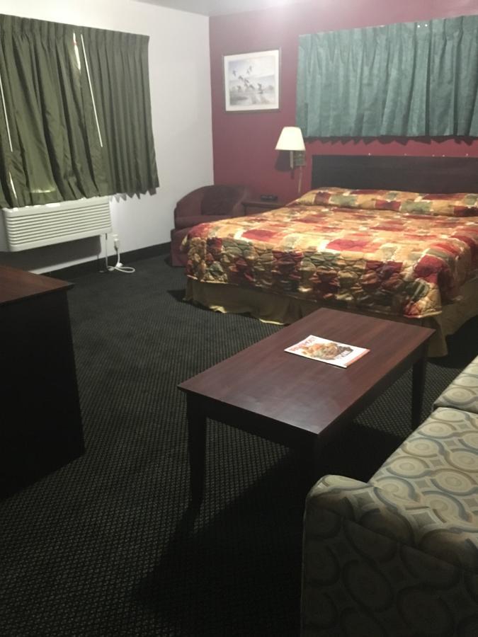 Rapids Inn & Suites Wisconsin Rapids Exterior foto